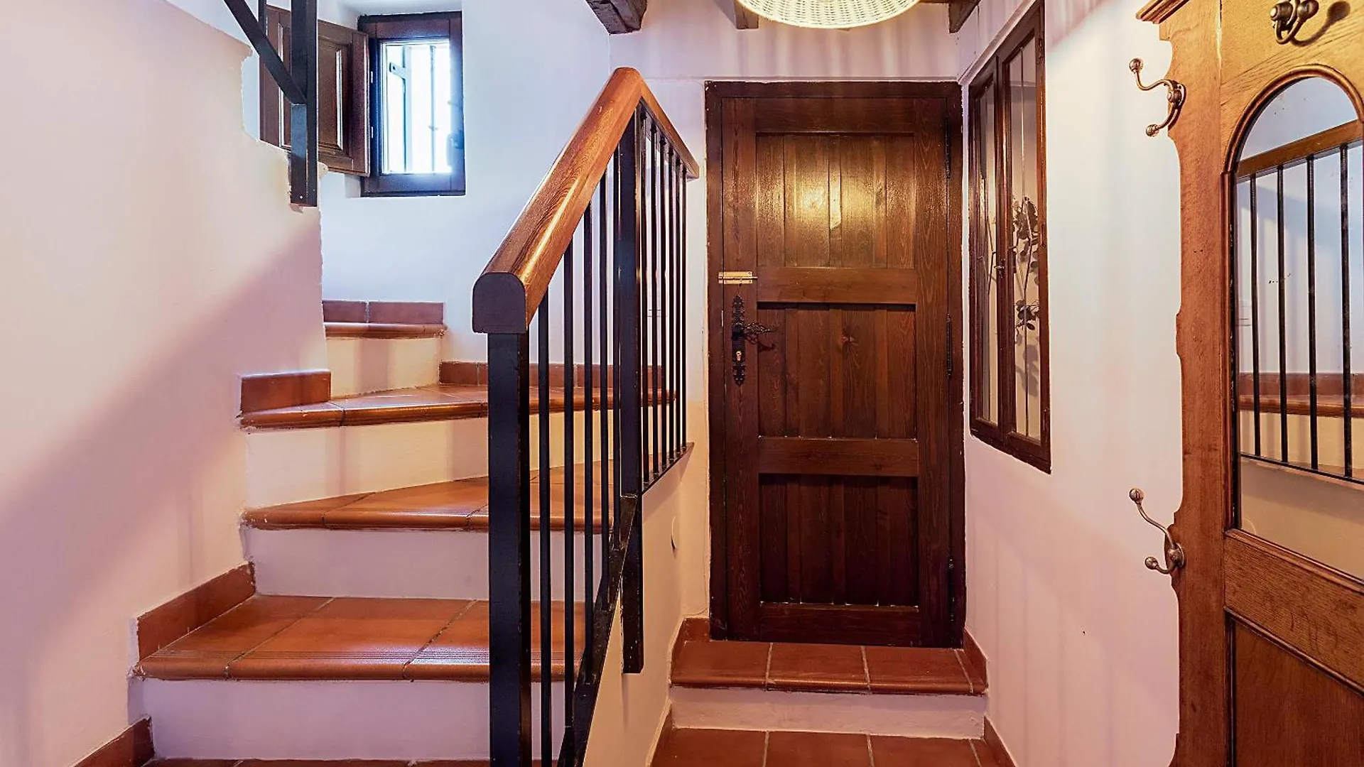 Genteel Home Mirador De Los Reyes Granada Spain
